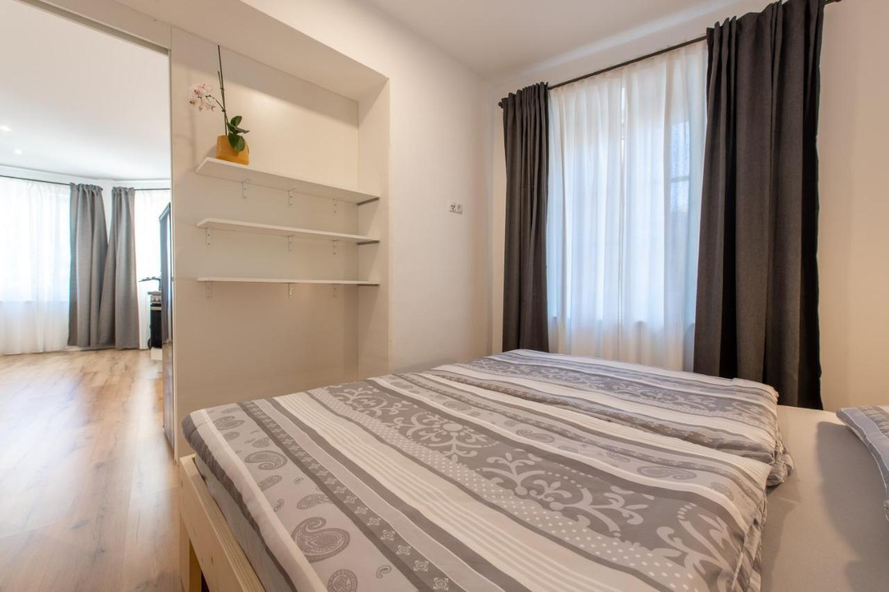 Heimat Living Like A Local Apartman Silandro Kültér fotó